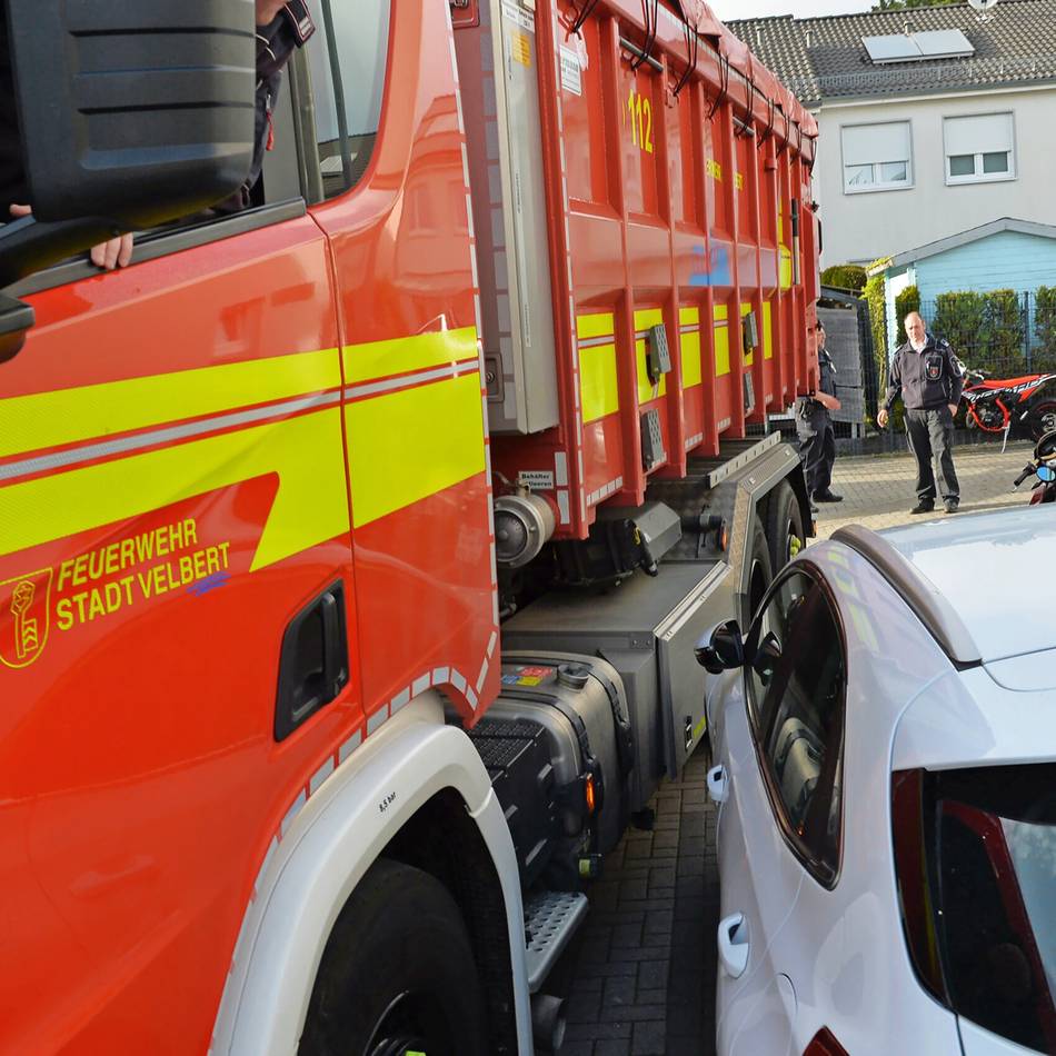 Probefahrten der Feuerwehr: Feuerwehr im Einsatz beschädigt parkende Autos nur in Ausnahmefällen