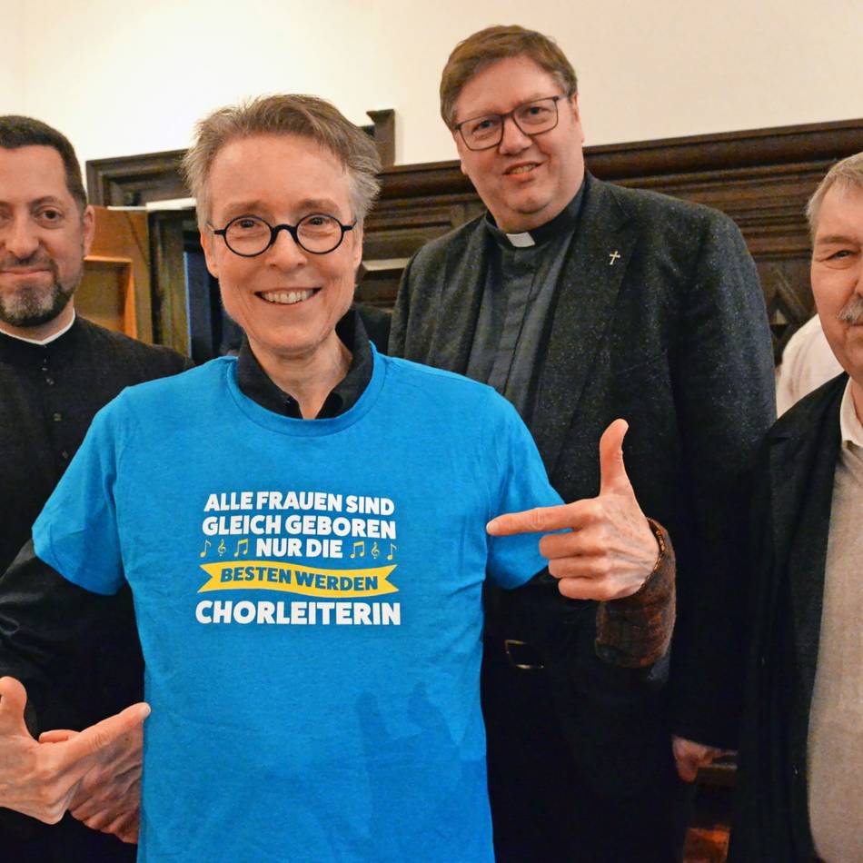 Kirchenmusikerin geht nach 34-jähriger Tätigkeit in der Gemeinde Maria, Königin des Friedens, in den Ruhestand: Ursula Klose mit viel Applaus verabschiedet