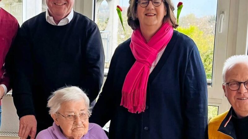 SPD würdigte drei Mitglieder: 50 Jahre gehören sie zur Partei: Per Karte gratulierten auch 
Bärbel Baas und Lars Klingbeil