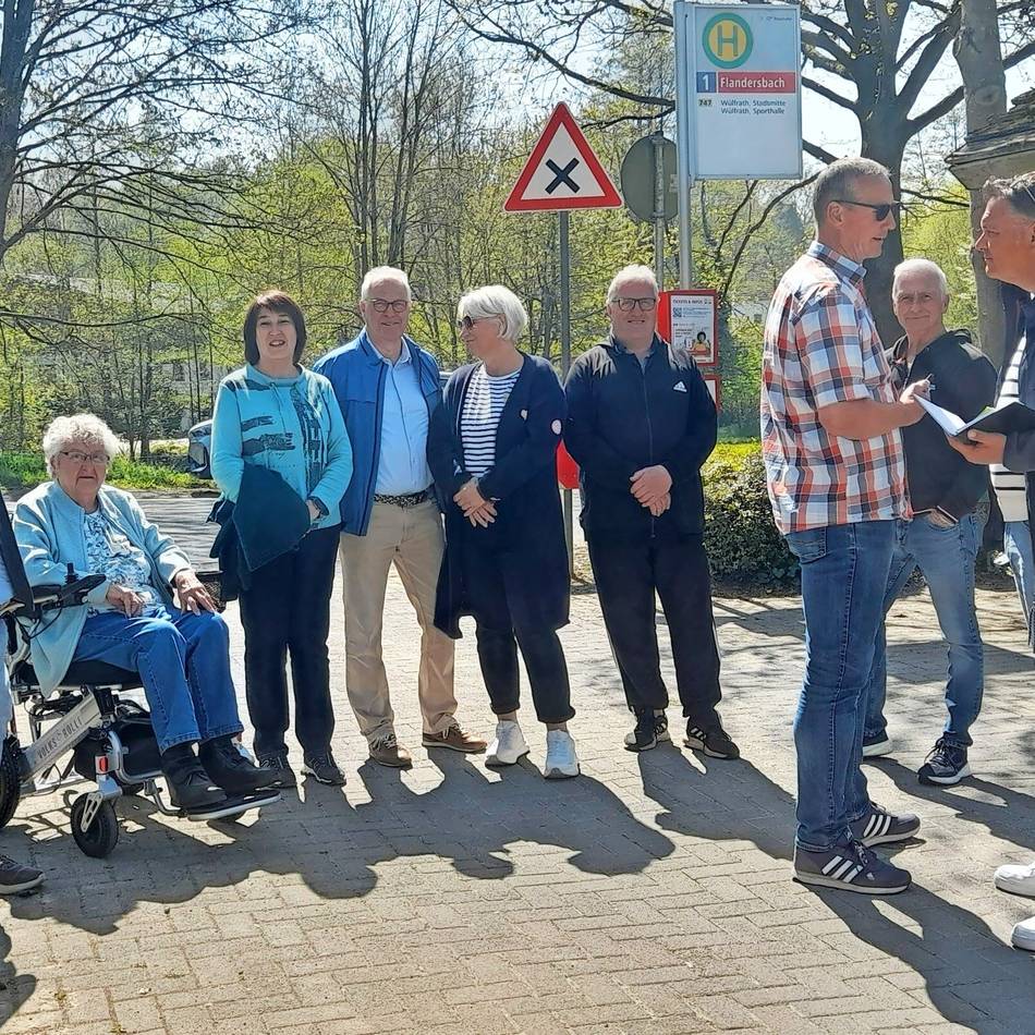 Bürgermeister Sebastian Schorn und seine Stellvertreter Andreas Seidler und Wolfgang Preuß gaben eine gemeinsame Sprechstunde in Flandersbach: BV hat Entwicklung und Gemeinschaft im Fokus