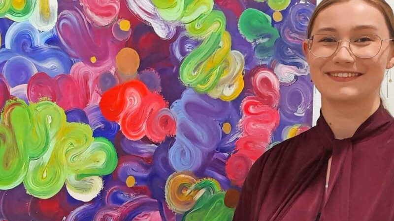 Sehenswerte Ausstellung mit Arbeiten von Laura Niederelz im Zeittunnel: „Ich male, wenn mich etwas beschäftigt“