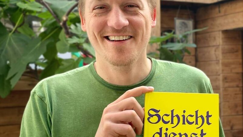 Neue Kinderbücher aus Leverkusen: Von gestreiften Rüsseln und Hasenjungen-Träumen