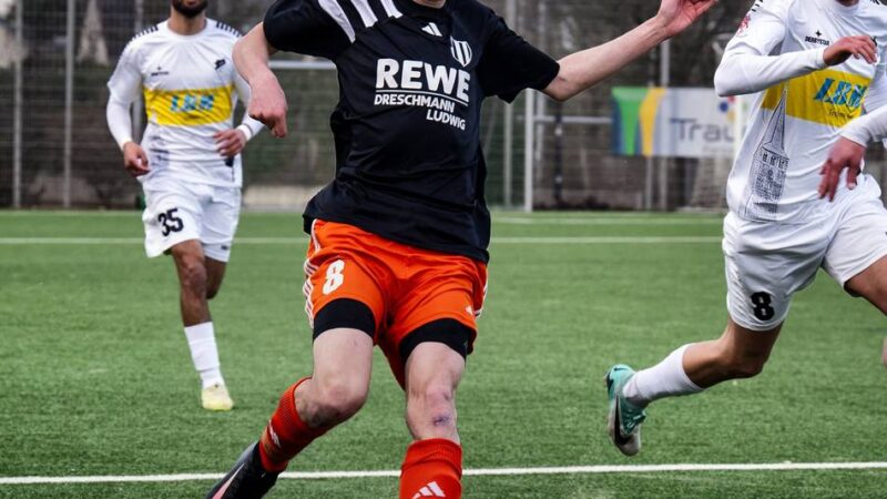 Berghausen reist nach Wuppertal: Enges Spiel auf engem Platz – das wird für den SSV speziell