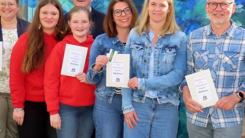 Karneval in Nettetal: Mitsingabend spendet 2600 Euro an Nettetaler Vereine