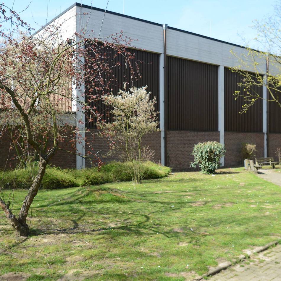 Dach wird saniert: Name für Turnhalle in Grefrath gesucht