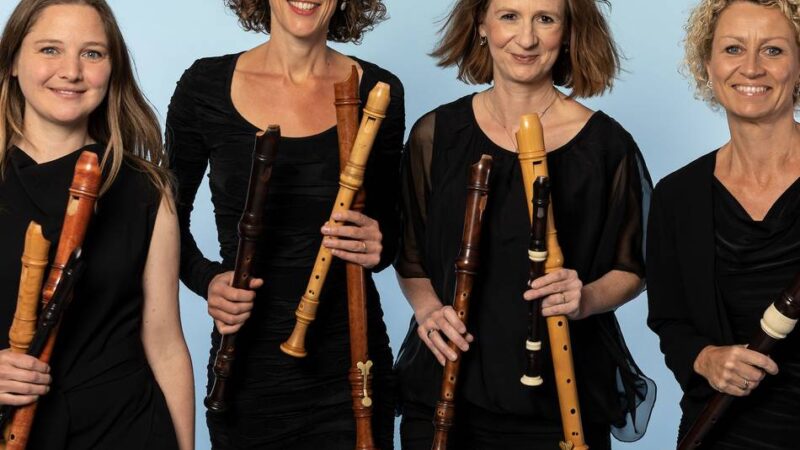 Klassikkonzert in der Stadthalle Rheinberg: Vier Musikerinnen und eine Armee von Blockflöten