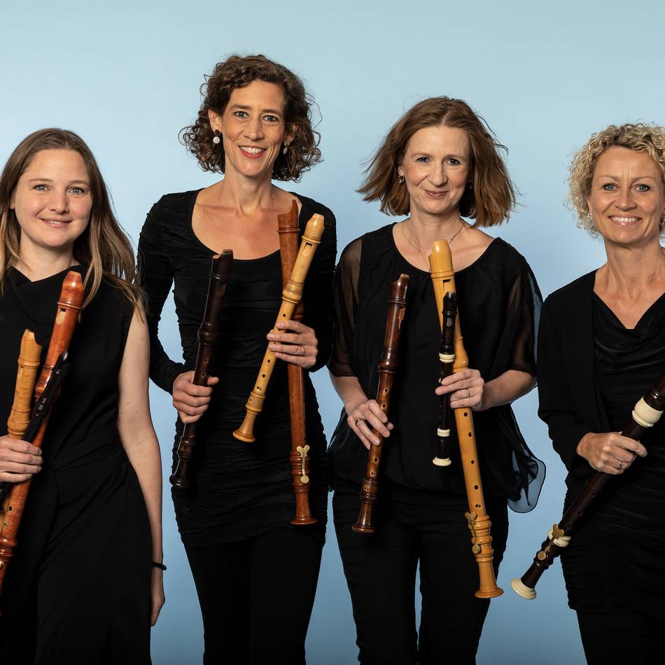 Klassikkonzert in der Stadthalle Rheinberg: Vier Musikerinnen und eine Armee von Blockflöten