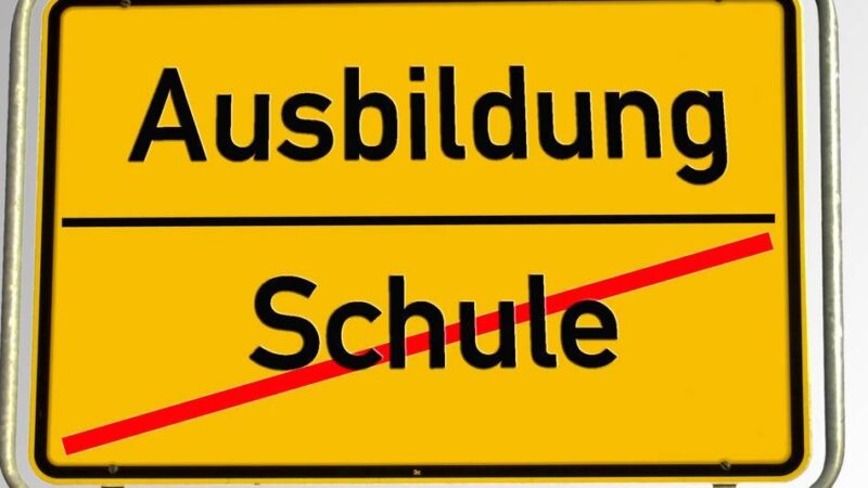 Praxis statt Theorie in Emmerich: Welcher Beruf passt? Echte Kontakte ersetzen digitale Informationen