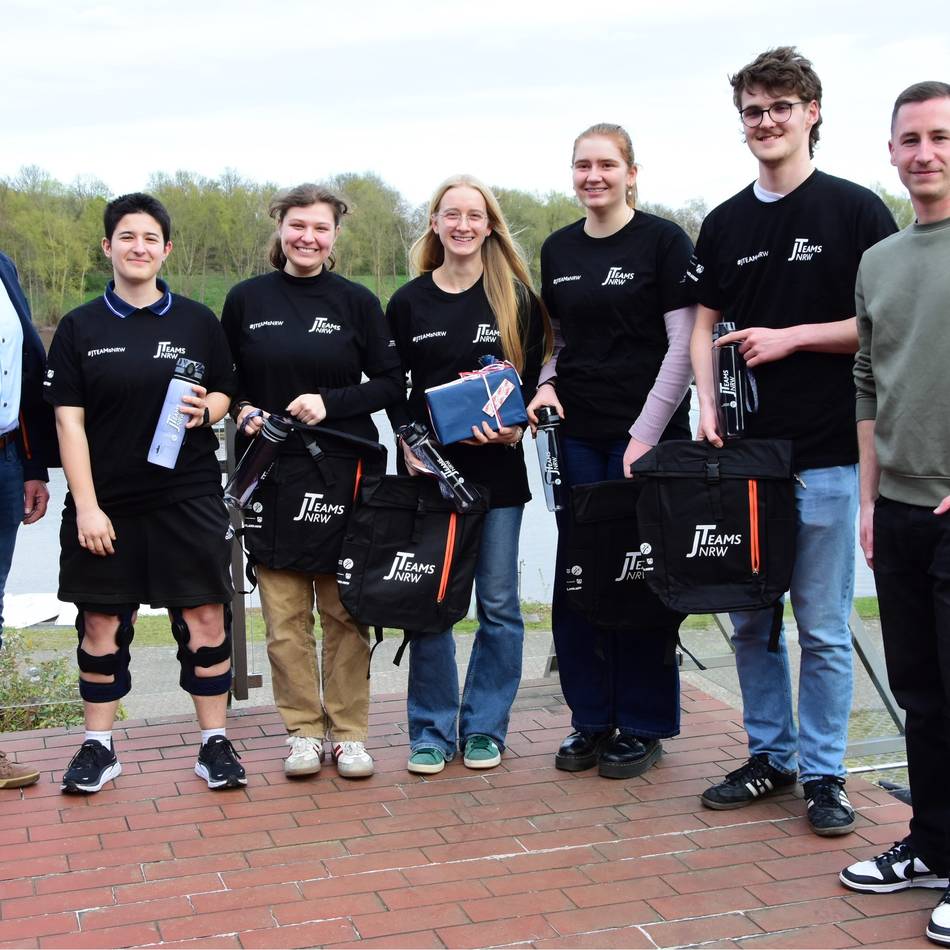 Das Krefelder Stadtgespräch: Pfiffige Schüler und eine neue „Bienenkönigin“