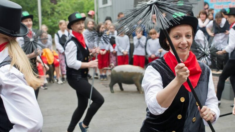 1. Mai in Zons: Eröffnung der Tourismussaison mit Line-Dance und Märchenspielen
