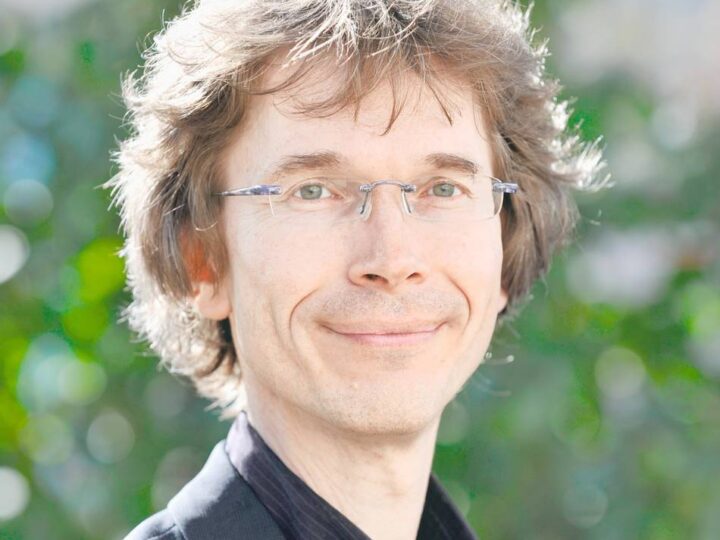 Leseförderung in Wermelskirchen: Kinderbuchexperte Stefan Hauck hält Vortrag in der Stadtbücherei