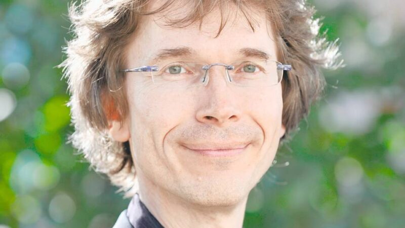 Leseförderung in Wermelskirchen: Kinderbuchexperte Stefan Hauck hält Vortrag in der Stadtbücherei