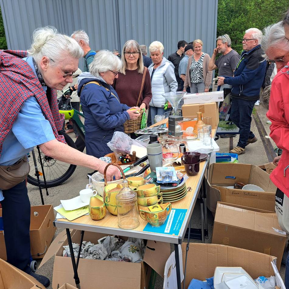 Nix kütt fott in Hückeswagen: Antiquitäten als Publikumsmagnet beim Tauschrausch