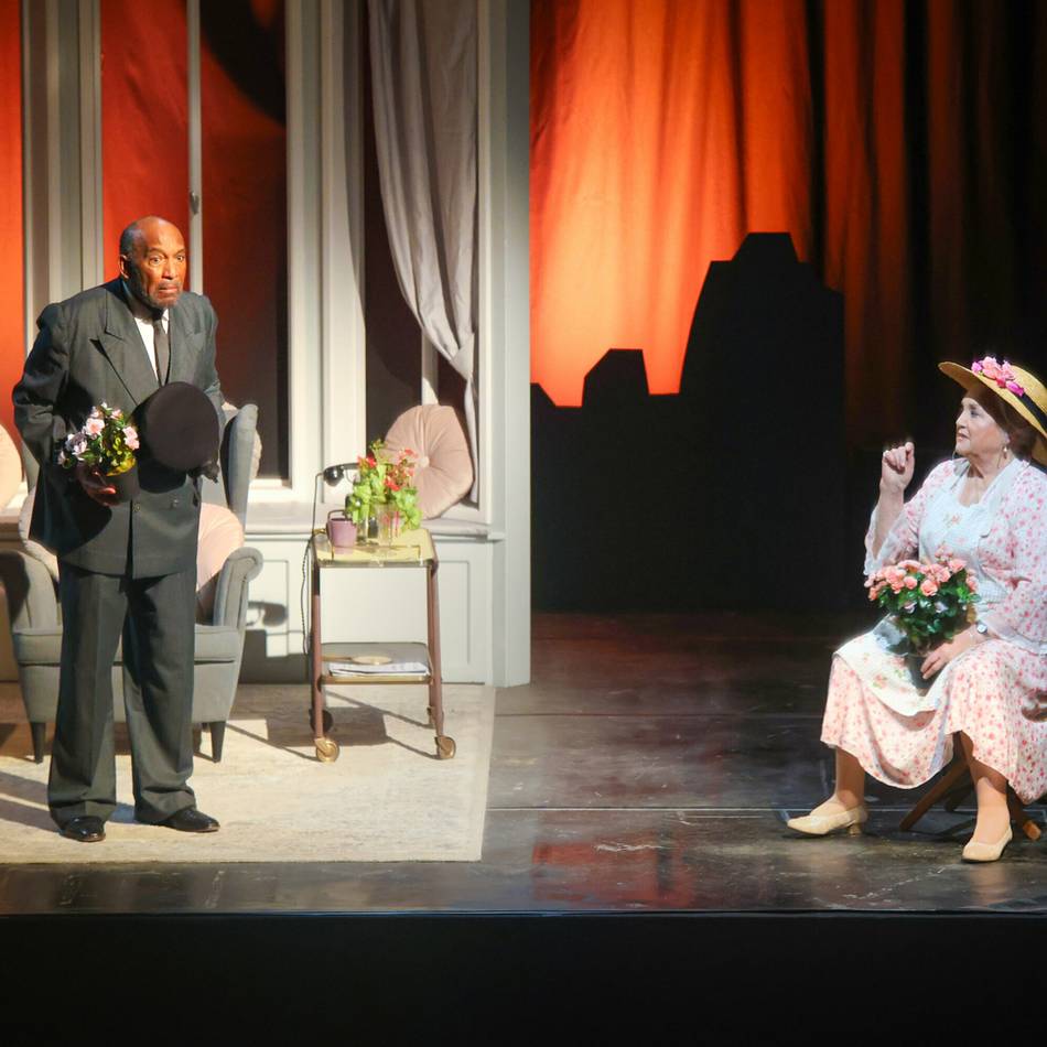 Theater in der Rheinberger Stadthalle: Zwei alte Bühnen-Hasen glänzen mit Wortwitz und Schlagfertigkeit