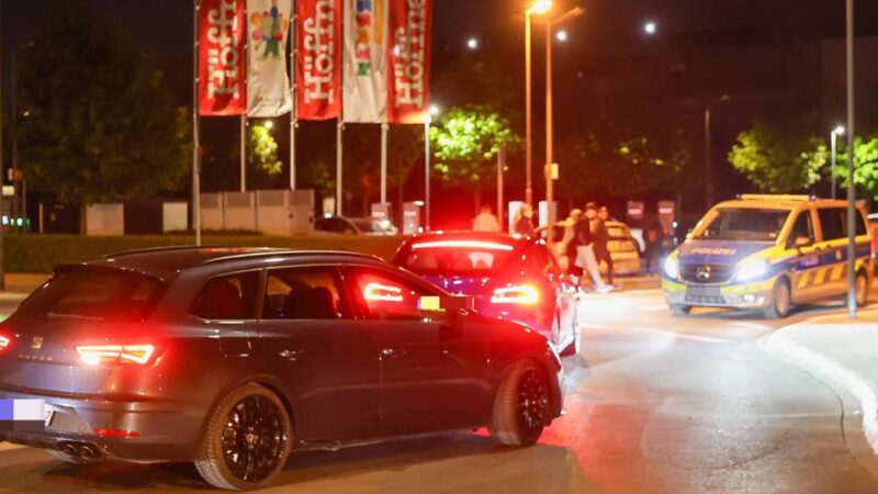 Treffen auf Möbelhaus-Parkplatz: Polizei rückte wegen Tunern nach Neuss aus