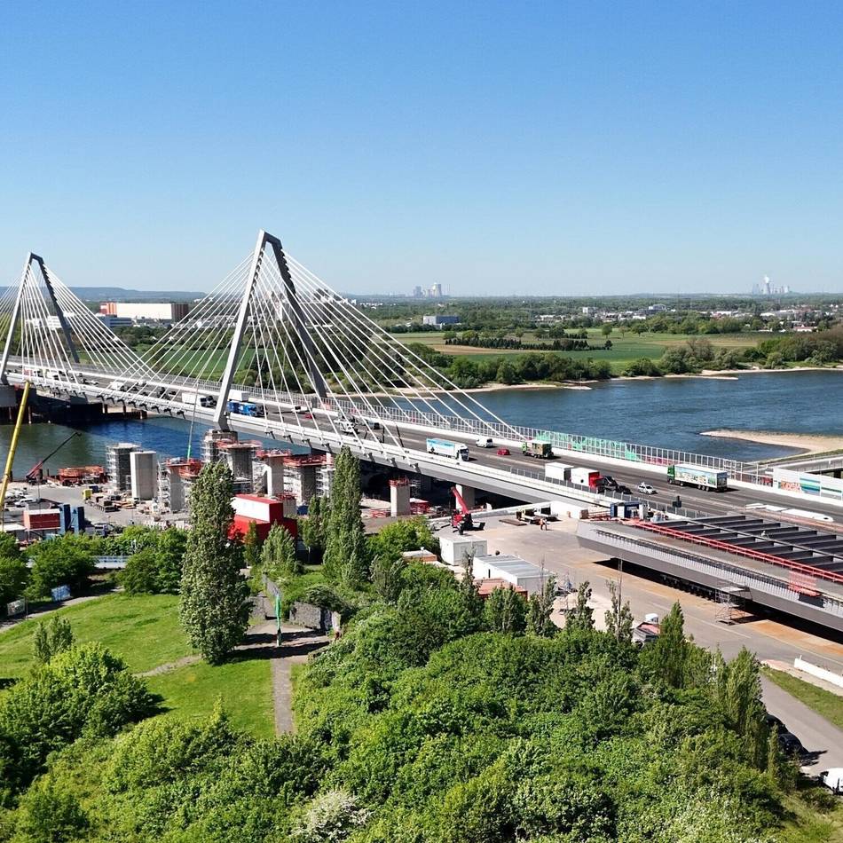 Autobahnbau bei Leverkusen: Stahlkolosse für zweite Brückenhälfte sind da