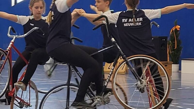 Mehrere Siege: Neuwerker Kunstradfahrerinnen räumen in Schiefbahn ab
