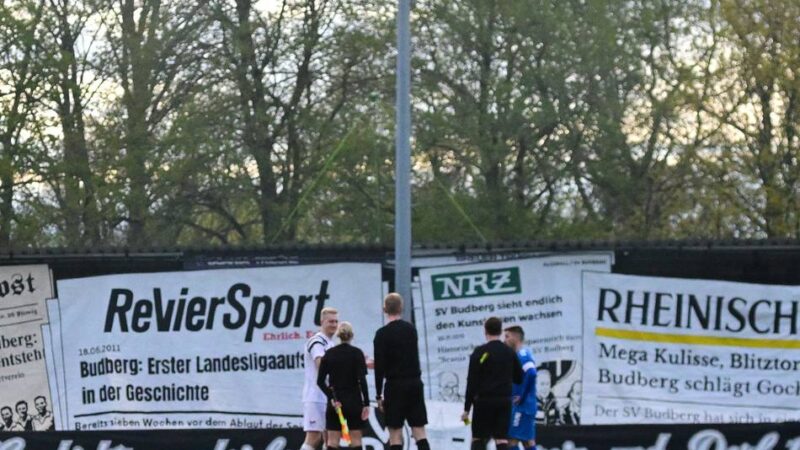 Beeindruckende Choreografie: SV Budberg feiert historische Spitzenreiter-Geburtstagsparty