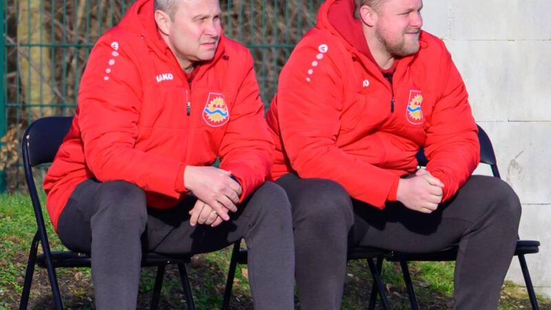 Einer liegt im Krankenhaus: SV Sonsbeck muss im Schlüsselspiel in Dingden ohne Trainerduo auskommen