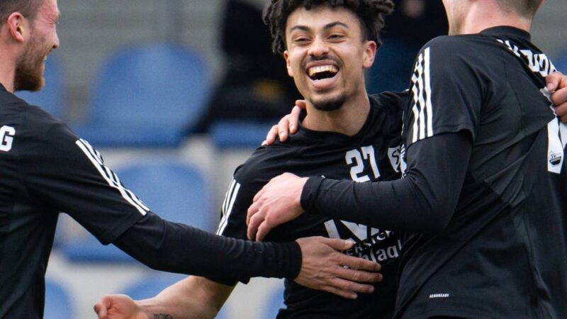 Kantersieg in Bottrop: SV Budberg festigt Landesliga-Tabellenführung