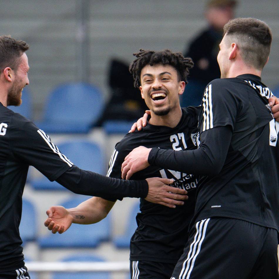 Kantersieg in Bottrop: SV Budberg festigt Landesliga-Tabellenführung