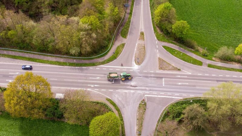 Entschärfung von Unfallschwerpunkt : Warum die Jüchener fast zehn Jahre auf einen Kreisverkehr warten müssen
