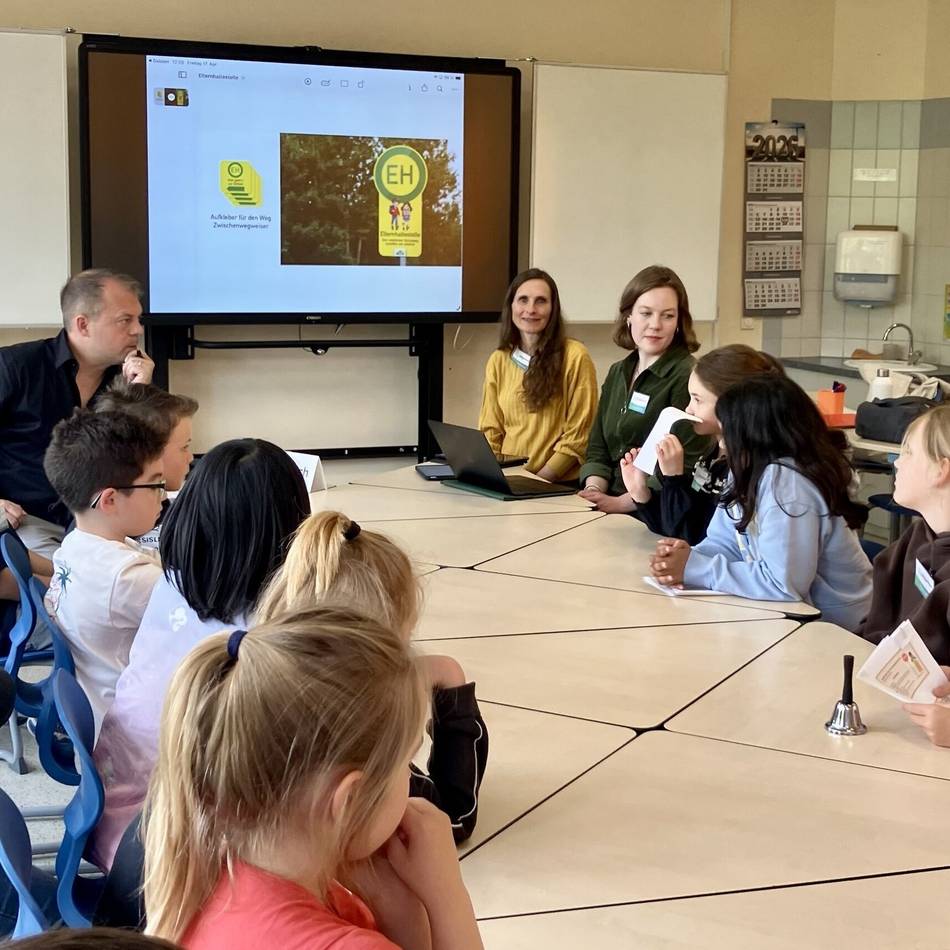 Verkehrssituation Vinhovenschule Neersen: Kinderparlament macht Lösungsvorschläge