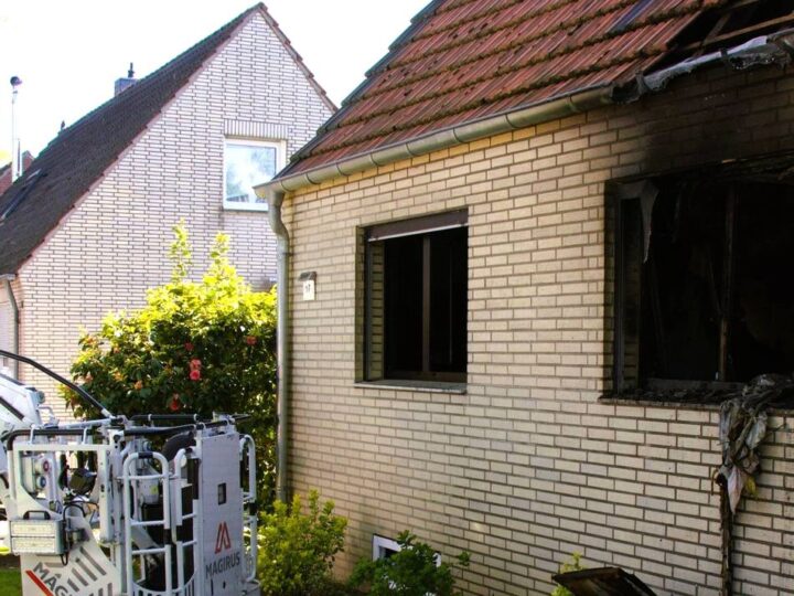 Brand am Krummer Weg in Süchteln: Haus ausgebrannt – Feuer breitete sich blitzschnell aus