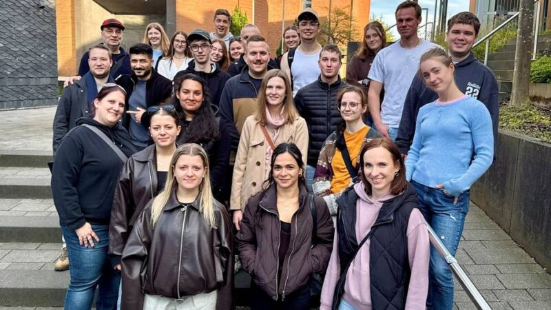 Stadtverwaltug Wermelskirchen: Azubis lernen Wermelskirchen bei Stadtführung kennen