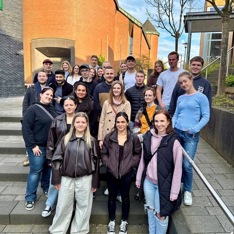 Stadtverwaltug Wermelskirchen: Azubis lernen Wermelskirchen bei Stadtführung kennen