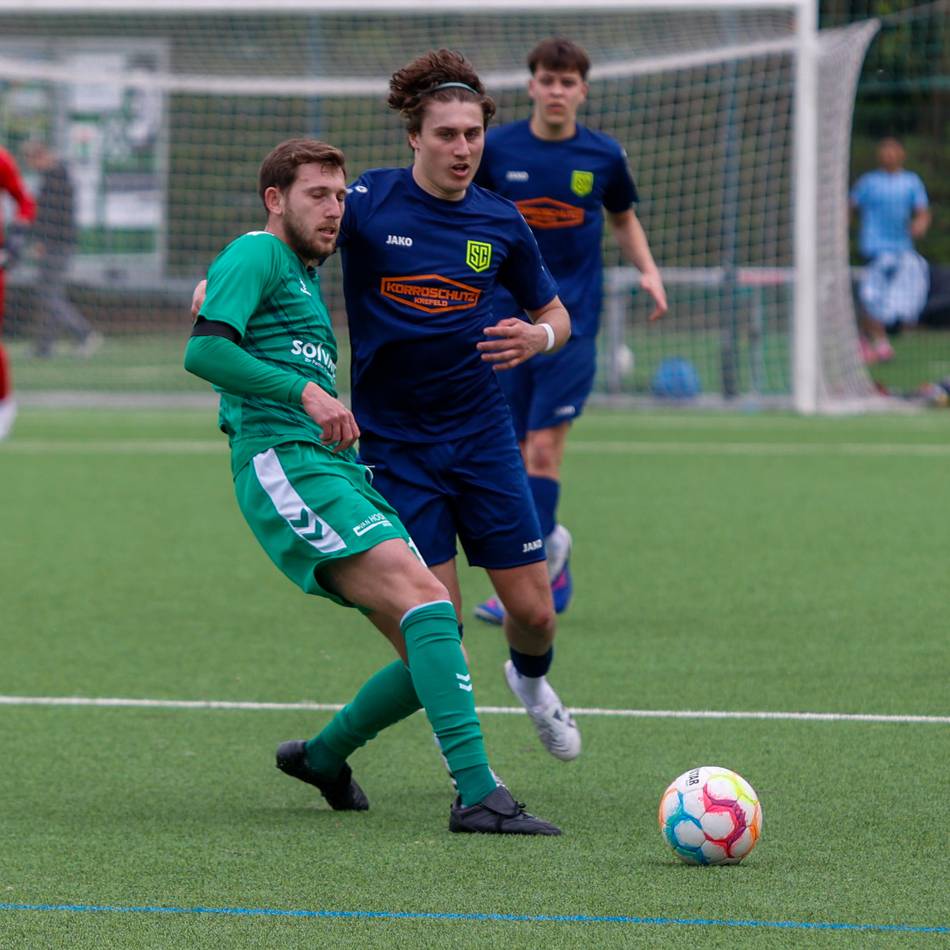 Überraschung der Saison zerlegt Fischeln: Sportclub-Reserve lässt dem VfR keine Chance – Befreiuungsschlag für Kempen