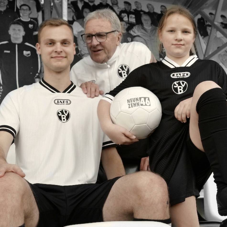 Fans dürfen gespannt sein: Wie der SV Budberg seinen 80. Geburtstag zu einem besonderen Fußballabend macht