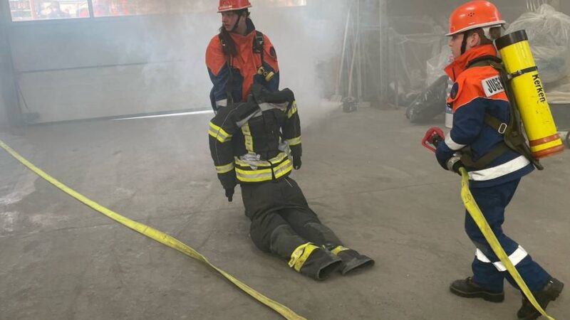 Jugendfeuerwehr im Kreis Kleve: Jugendliche meistern Einsätze von Waldbrand bis Menschenrettung