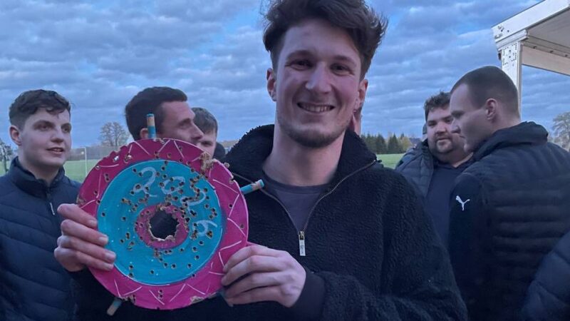 Aktion der St.-Maria-Bruderschaft: Achterhoek feiert seinen Klotzkönig