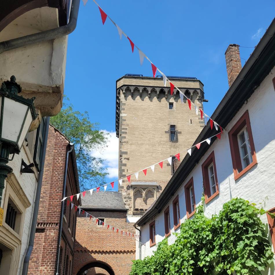 Zonser Wahrzeichen: Der Rheinturm kann wieder besichtigt werden