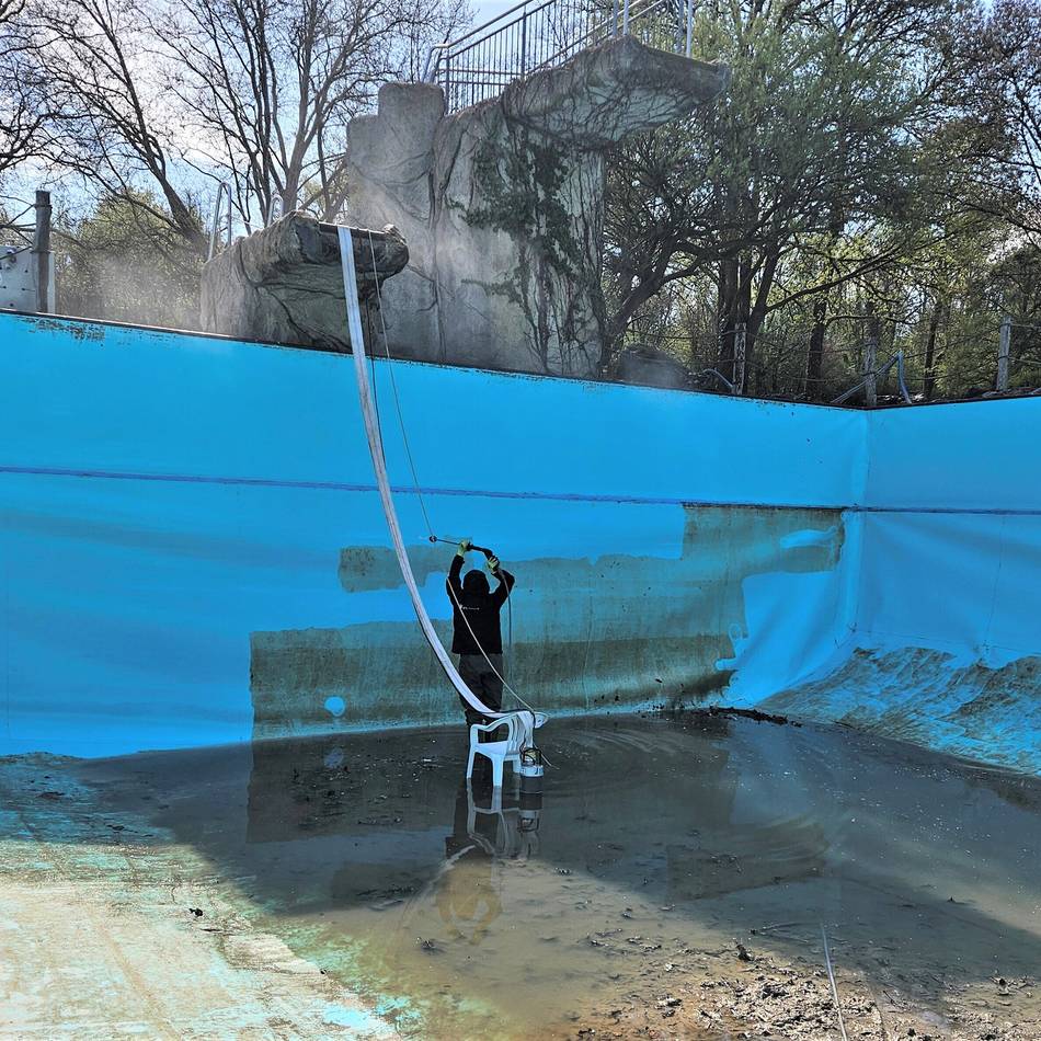 Naturfreibad Mettmann: Alte Beckenfolie wird zur Herausforderung für das Bad-Team