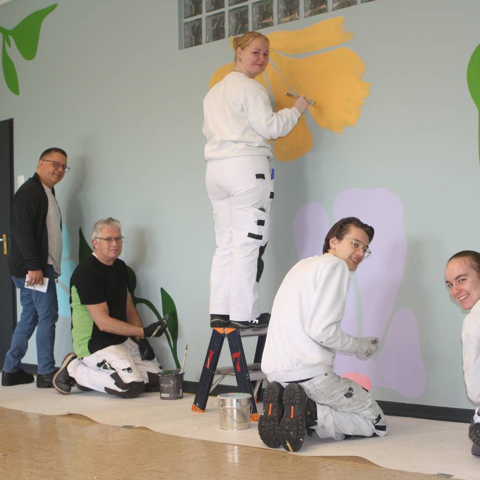 Erfolgreiche Kooperation in Leuth: Viel Farbe für das Haus Maria Helferin