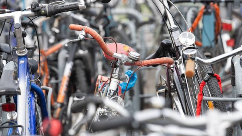 Im Internet mitbieten: Fundsachen aus Kaarst werden versteigert