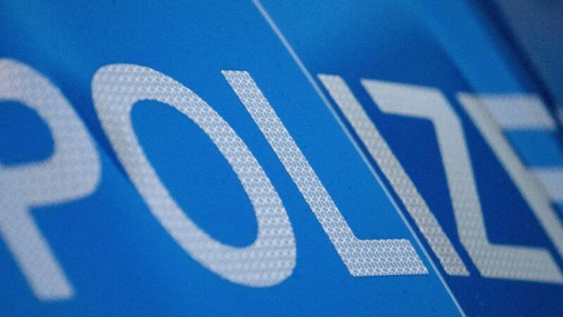 Einbruch in Jüchen: Bewohner sperren Einbrecher ein – der springt aus Fenster