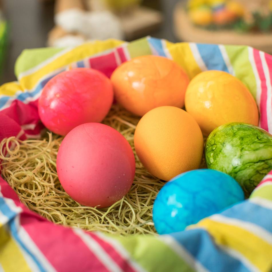 Neusser VHS-Dozenten erzählen: Osterkrimi, Hexen und Eiertitschen – diese Osterbräuche gibt es in Europa