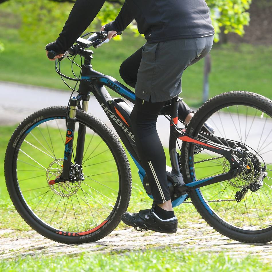 Verdacht auf Alkoholkonsum: Mit E-Bike von Treppe gestürzt – Dormagener schwer verletzt