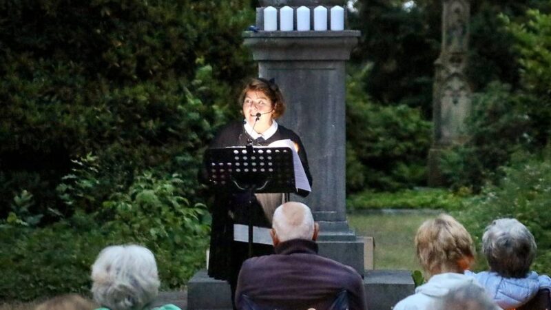 Magie der Worte nach der kürzesten Nacht: Erkelenzer Literaturfreunde feiern 700 Jahre Heimatliebe