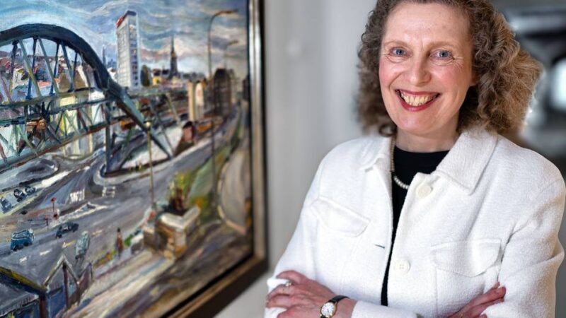 Ausstellung in Langenfeld: Das Künstler-Leben von Bettina Heinen-Ayech zwischen Höhscheid und Algerien