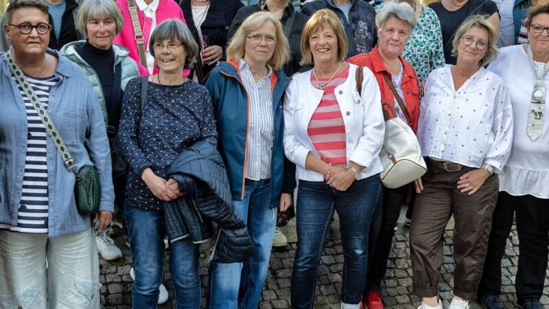 Käthe-Kollwitz-Schule Langenfeld: Ehemalige erinnern sich nach 50 Jahren noch an Stinkbomben und strenge Lehrer