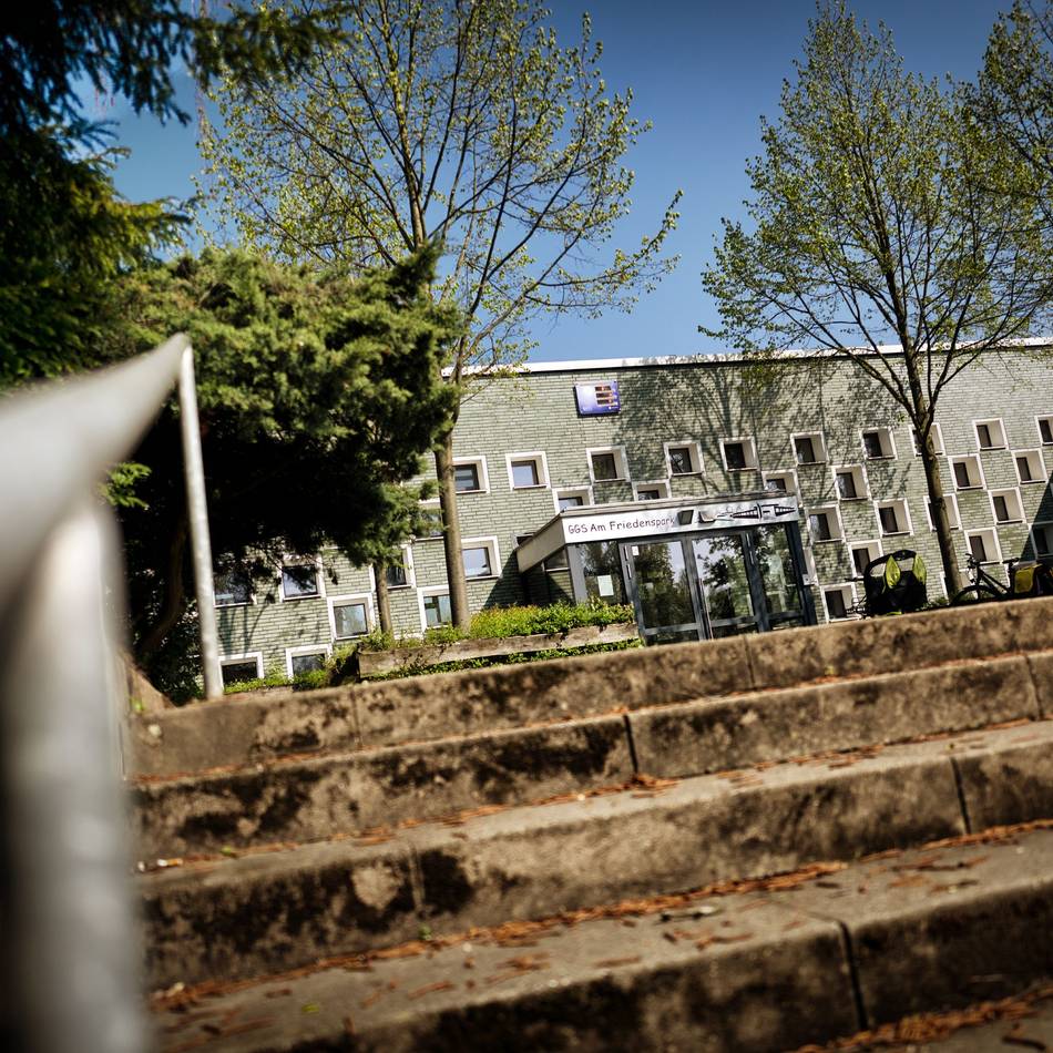 Grundschule am Friedenspark in Leverkusen: Kinder dürfen Klassenzimmer nach Brandstiftung nicht betreten