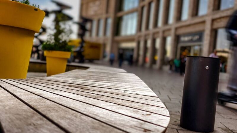 Polizei ermittelt: Giftköder vor dem Monheimer Tor – Kleinkind kann Krankenhaus verlassen