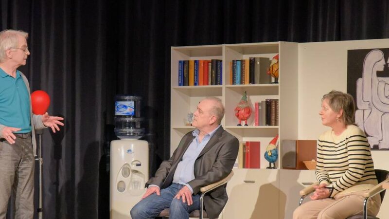 Premiere in Kleve: Wundervolle „Wunderübung“ im XOX-Theater