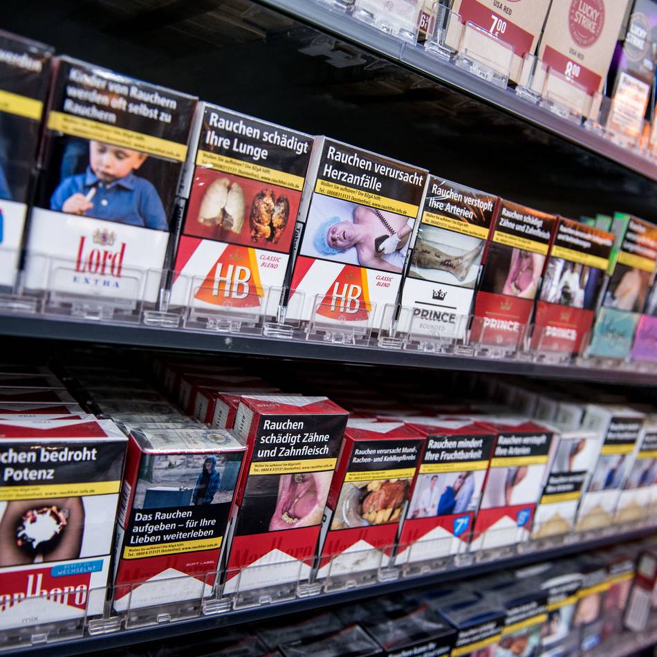 Polizei sucht Zeugen: Unbekannte brechen in Tabakladen ein