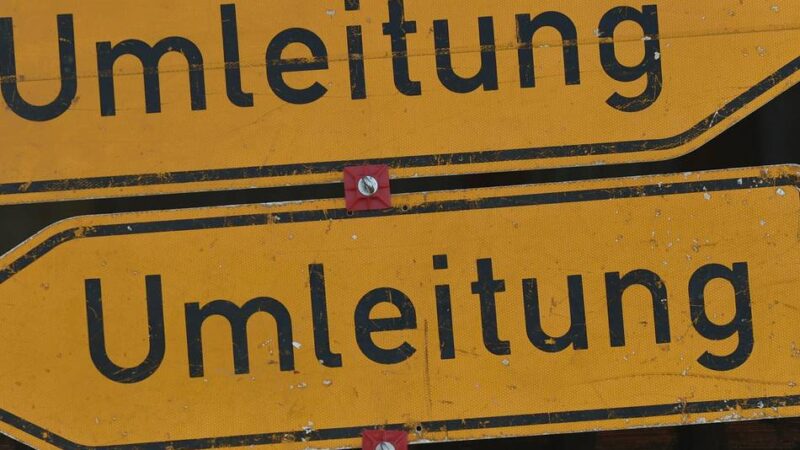 Busse in Dormagen fallen aus: Gleich zwei Vollsperrungen wegen Bauarbeiten