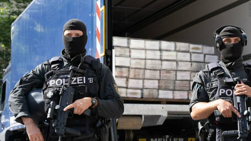 Prozess in Düsseldorf: Anklage wegen Handels mit fast einer Tonne Kokain